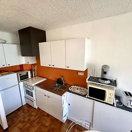Cosy A Port-la-nouvelle, A 300m De La Plage, Avec Balcon, Salon De Jardin Et Menage Inclus - Fr-1-229c-374 Apartment Port-la-Nouvelle